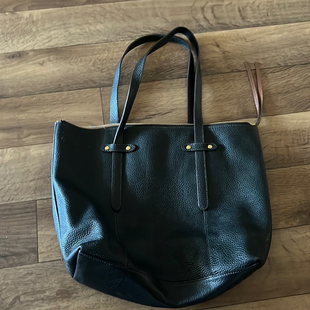 Black fossils bag